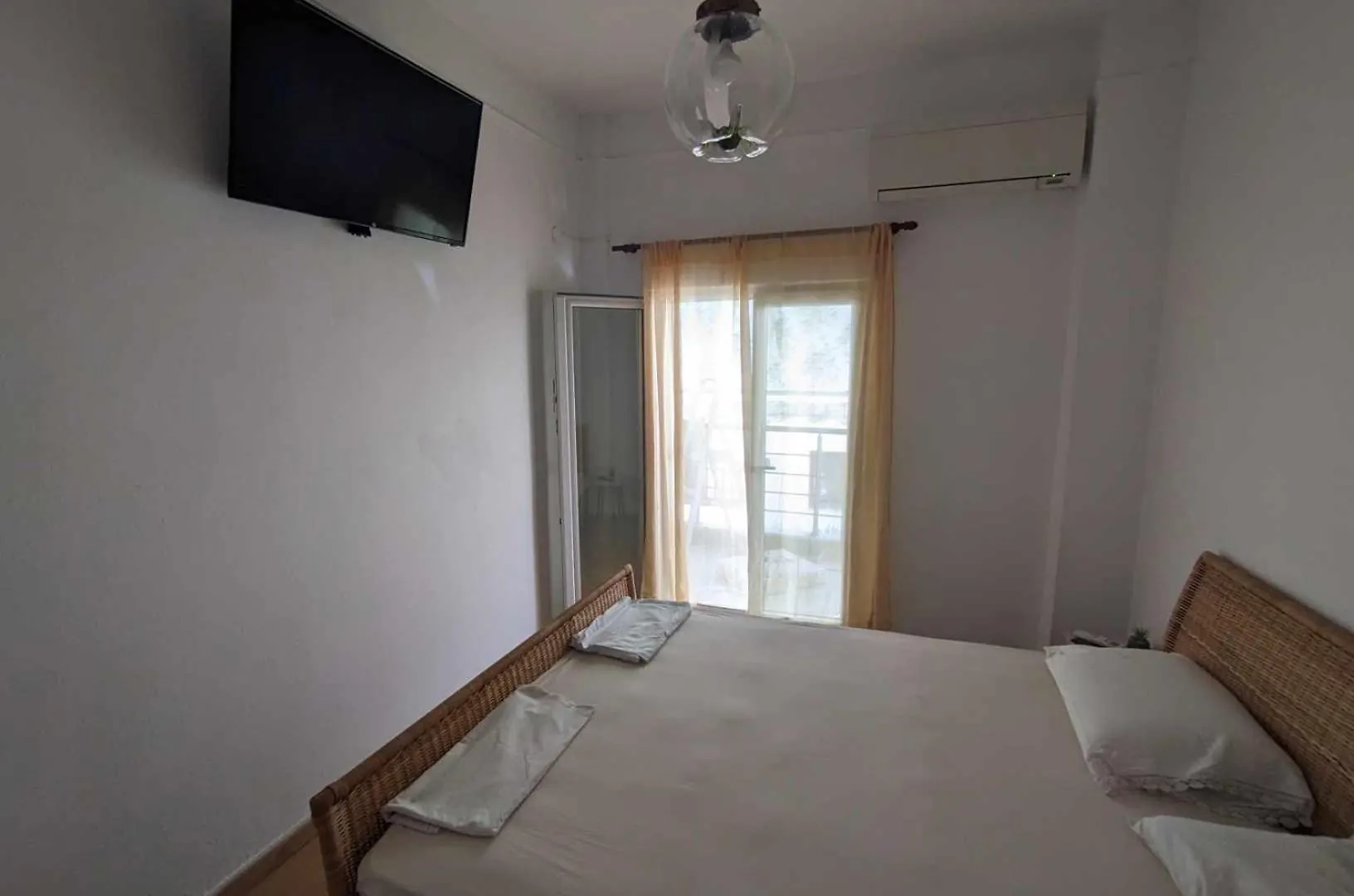 2 Bedroom Apartment For 4 People 42M From The Sea Peraía